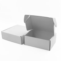 Boîte postale d'emballage en carton ondulé marron avec logo personnalisé pour vêtements Boîte en papier d'expédition rose pour vêtements de marque