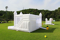 Château gonflable blanc pour mariage avec toboggan, élégant château gonflable de style château pour fêtes, événements, locations et séances photo