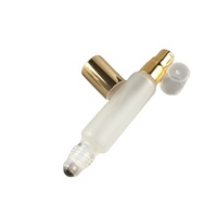 Flacon en verre OEM de 10 ml avec bille en acier inoxydable, flacon à bille rechargeable, flacon à bille en verre givré avec couvercle doré et vaporisateur