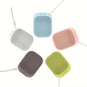 ชามอาหารสัตว์เลี้ยงพลาสติกทรงสี่เหลี่ยมแบบพกพา กันน้ำ IPX8 เป็นมิตรกับสิ่งแวดล้อม สำหรับแมวและสุนัข ความจุ 280 มล. ใช้ได้ทั้งภายนอกและภายในอาคาร - Product Image 6