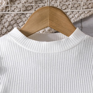 Exquisite Elegant Two-Piece Set for Girls 3-8 Years Fashion <b>Bubble</b> Sleeve <b>Top</b> Paired Plaid Printed Pleated Skirt Sweet Bows - Product Image 3