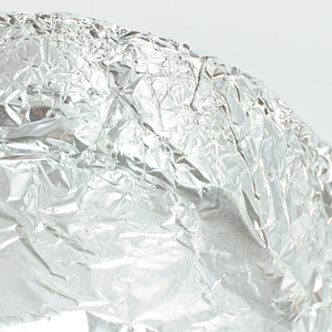 Prix usine rouleau de papier d'emballage de papier d'<span class=keywords><strong>aluminium</strong></span> argenté de ménage de qualité alimentaire pour <span class=keywords><strong>papiers</strong></span> d'emballage alimentaire en <span class=keywords><strong>aluminium</strong></span> - Product Image 6