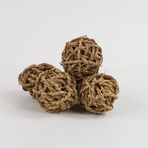 Natural Grass Ball Takraw Ball Papagei Gnaws Dekompression Lernspiel zeug Spezielle Vogels pielzeug zubehör für Hunde und Katzen - Product Image 5