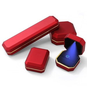 2026 High Quality Luxury Gold Color OEM ODM Custom Brand Logo LED <strong>Jewelry</strong> <strong>Box</strong> with Light for Rings - Product Image 5