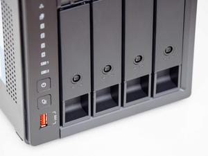 QNAP TS-464C Celeron Quad-core Dual 2.5GbE NAS เซิร์ฟเวอร์จัดเก็บข้อมูลเครือข่ายแบบคลาวด์ในบ้านพร้อมพอร์ต 2.5GbE สองพอร์ต รุ่น TS-464c - Product Image 4