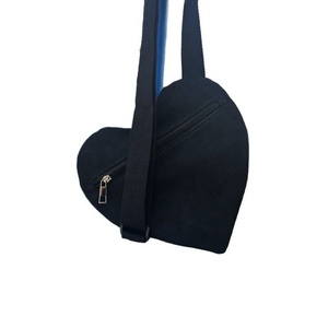 Riñonera Infantil Personalizada con Forma de Corazón, Linda Bolsa de Lona Cruzada para Niños, con Correa Ajustable, para Uso Diario - Product Image 3