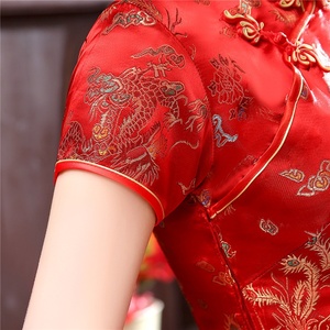 Nouveaux Cheongsams en Soie Style Tang Dragon Phénix Courts ODM <span class=keywords><strong>Grande</strong></span> <span class=keywords><strong>Taille</strong></span> Rouges pour Spectacles et Banquets Quotidiens Vente en Gros - Product Image 5