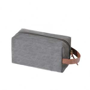 Bolsa de Almacenamiento Impermeable de PU para Hombre con Logotipo Personalizado, Bolsa de Viaje Cuadrada Portátil para Artículos de Aseo y Cosméticos - Product Image 4