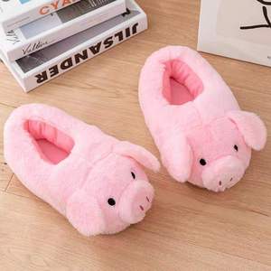 Pantoufles en peluche cochon rose de dessin animé, design 3D avec oreilles et museau souples, à talon fermé, chaudes et moelleuses, antidérapantes, pour intérieur et usage décontracté - Product Image 1