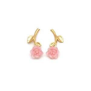 Boucles d'oreilles pendantes tendance en acier inoxydable 316L plaqué or PVD, motif rose rose, durables et résistantes - Product Image 1