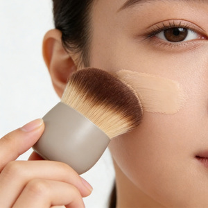 <span class=keywords><strong>Brocha</strong></span> de Maquillaje <span class=keywords><strong>Kabuki</strong></span> con Cuerpo de Amortiguación Líquida en Forma de Domo Grande, Mango de Agarre Denso, Utilizada con <span class=keywords><strong>Brocha</strong></span> de Afeitar <span class=keywords><strong>para</strong></span> Aplicación - Product Image 6