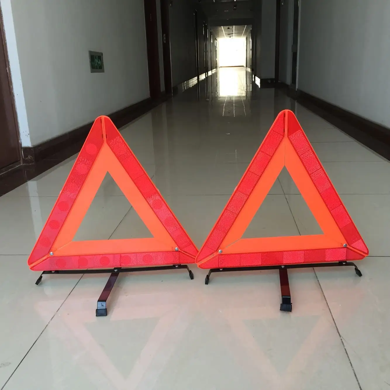 Noodwaarschuwing Driehoekteken Verkeersveiligheidsreflector Auto