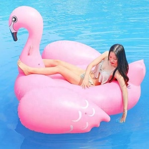 Venta caliente nuevo estilo de gran tamaño inflable oro rosa flamenco piscina flotadores agua instalaciones de entretenimiento - Product Image 6