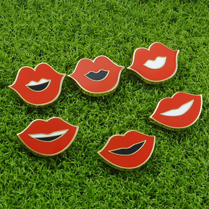 笑顔のピン セクシーなカラーのエナメル合金メタルリップピン 女の子らしい赤い唇のバッジピン ジュエリー作り用リップブローチ - Product Image 6