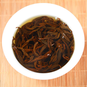 Té Negro de Yunnan al por Mayor, Té Negro Silvestre de Árboles Antiguos de Alta Montaña 500g, Té Suelto con Sabor Floral, Afrutado y a Miel, Té Dianhong - Product Image 2