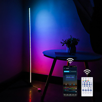 Meilleure vente lampadaire RVB lampe d'angle à LED à changement de couleur avec télécommande jeu lampe sur pied décorative pour le salon