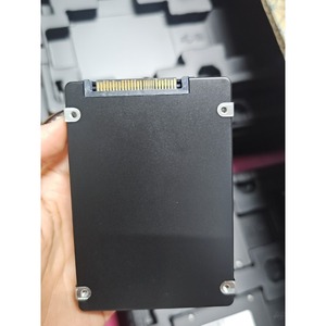 Sams-un-g PM1725b 1.6TB U2 NVME SSD MZ-WLL1T6B MZWLL1T6HAJQ-00005 Interface NVMe haute vitesse offrant des vitesses de lecture/écriture exceptionnelles - Product Image 3