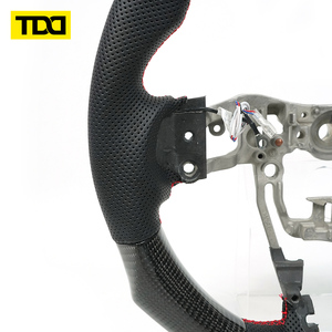 Volante Deportivo TDD de Fibra de Carbono Negra con LED Real, Compatible con TOYOTA FORTUNER - Product Image 3