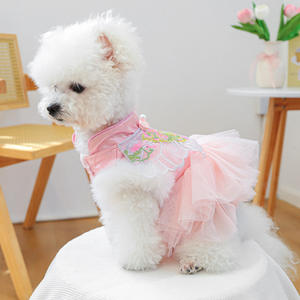Lindo y Elegante Vestido de Invierno para Mascotas con Letras Bordadas en Rosa, Poliéster Ecológico, Nudo Chino, para Perros Pequeños, Uso Diario y Fiestas - Product Image 4