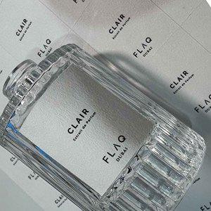 Etiquetas Adhesivas de Papel Texturizado con Relieve en Dorado Mate, con Sellado 3D, Personalizadas con Logotipo en Relieve para Perfumes - Product Image 5