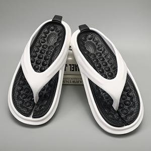 Chanclas EVA para hombre, suela suave, transpirables, antideslizantes, sandalias de playa para exteriores, informales, de verano, con punta abierta, talla 40-45 - Product Image 2
