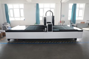 Macchina per Taglio Laser a Fibra da 1KW-3KW per Acciaio al Carbonio e Lamiera di Alluminio con Controllo Cypcut e Supporto AI/PLT - Product Image 3