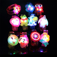 Bracelets LED pour enfants, assortis, avec dessins animés, montre clignotante, bracelets lumineux amusants, cadeaux pour enfants, bracelets qui brillent dans le noir