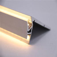 Éclairage LED sous forme de bande originales, en aluminium Extrusion d'angle, luminaire mural, idéal pour des escaliers ou un placard