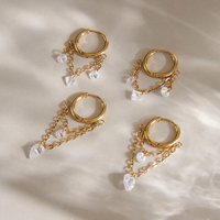 Boucles d'oreilles créoles J&D Jewelry en acier inoxydable plaqué or 18 carats, étanches, avec chaîne superposée, pompon et zircone blanche en forme de cœur