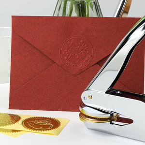 Máquina de Grabado en Relieve de Acero BAITE para Escritorio, Acabado Dorado, para Logotipos Personalizados en Relieve/Grabados, Abrazaderas Manuales de Acero Inoxidable - Product Image 3