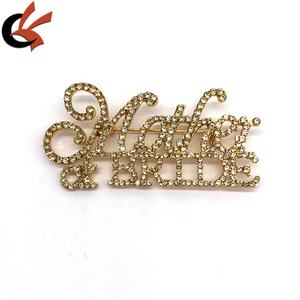 Broches de diamantes de imitación de cristal para madre de novia - Product Image 1