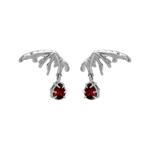 Dragon Series Jewelry Diseño elegante sentido Dragon Wing Zircon Pendientes Wing Studs para mujeres - Product Image 1