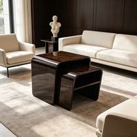 Ensemble de tables basses gigognes de luxe, design en bois massif brillant, gain de place, table centrale pour salon de luxe