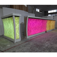 Comptoir de Bar de cuisine LED en pierre translucide avec armoire Design personnalisé Hôtel buvant des plateaux de Table de Bar à vin