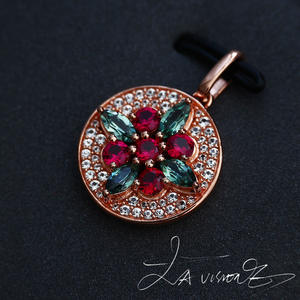 Colgante de la Serie Counterattack, Vintage, Aleación de Plata 925 con Incrustaciones de Cristal y Diamantes de Imitación, Invierno 2023, Unisex - Product Image 2