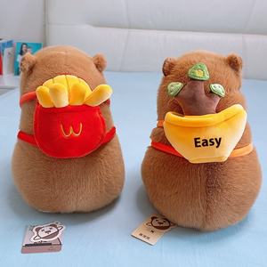 Peluche unisexe super douce en forme de chef ours capybara portant un sac de frites, ornement à suspendre à la porte, anti-stress, en coton PP - Product Image 2
