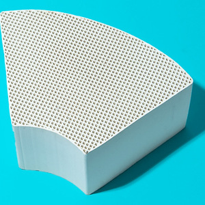 Venta directa de fábrica Zhongci de panal general RTO & <span class=keywords><strong>RCO</strong></span> almacenamiento térmico ladrillo circonio corindón alto aluminio 150*100*100 - Product Image 3