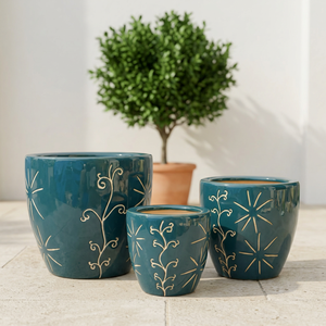Juego de Macetas Modernas de Cerámica Esmaltada con Diseño de Enredaderas Doradas para Uso en Jardín Exterior - Product Image 1