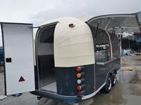 Camionnette de cuisine mobile SL-6T avec congélateur -25 degrés, design bicolore, norme britannique, avec hotte aspirante
