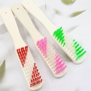 Cepillo de zapatos de alta gama con mango de madera y dos tonos, para cepillar zapatos, lavar ropa, artículos de uso diario y venta al por mayor en tiendas. - Product Image 3