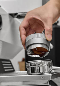 Distributeur <span class=keywords><strong>automatique</strong></span> de poudre à déchargement <span class=keywords><strong>automatique</strong></span> par gravité en acier inoxydable 51/53/58MM <span class=keywords><strong>Distribution</strong></span> de <span class=keywords><strong>café</strong></span> inviolable expresso Barista outils - Product Image 3