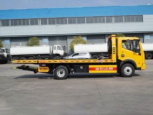 Dongfeng 4X2 Road Rescue & Breakdown Serviceheavy duty t China ISO9000 CCC Certified Customizable Emission <b>Flatbed</b> Wrecker <b>Truck</b> - Product Image 2