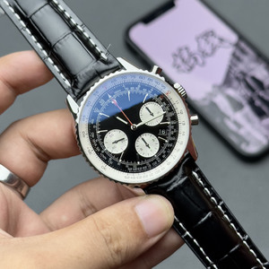 Reloj Deportivo Mecánico de Lujo para Hombre con Triple Cronógrafo — Multifuncional, con Calendario y Resistente al Agua - Product Image 4