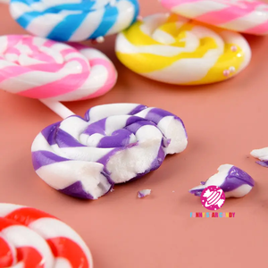 Fabrika toptan toplu 12g Lolly özel gökkuşağı renk tatlılar meyve lezzet yuvarlak girdap büküm düz sert şeker lolipop - Product Image 4