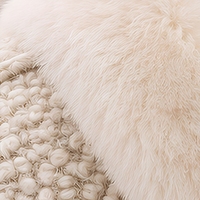 Pantoufles mules croisées en peluche bouclée couleur avoine avec mousse à mémoire de forme pour femme