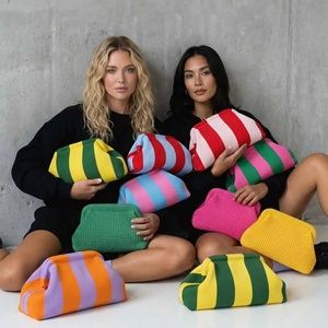 Wholesale Fashion Stripe Knitted Handbag Women Cloud Shape Clutch Bag Lightweight Woven Makeup Bag Casual Summer Beach <b>Purse</b> - Product Image 2
