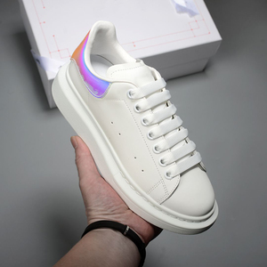 Chaussures de sport décontractées de luxe haut de gamme en tissu extensible à lacets, à bout fermé, à semelle épaisse, style moderne et classique, pour hommes et femmes, idéales pour le basketball - Product Image 1