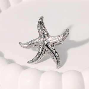Bague étoile de mer élégante pour femme pour les vacances à la plage créative personnalisée inspirée d'Instagram ouverte bijoux de mode en acier inoxydable - Product Image 6