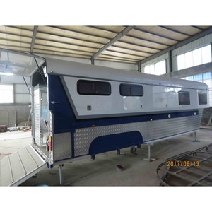 Remorque de voyage pour chevaux HERUI Pro-Rider Triple-Horse homologuée DOT, en aluminium, avec col de cygne, climatisée et équipée d'un équipement complet pour 2 personnes - Product Image 1
