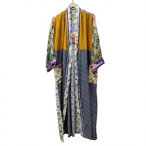 Kimono de Seda Hecho a Mano de Primera Calidad, Estilo Vintage con Parches, Talla Única, Ropa de Dormir para Mujer - Product Image 1